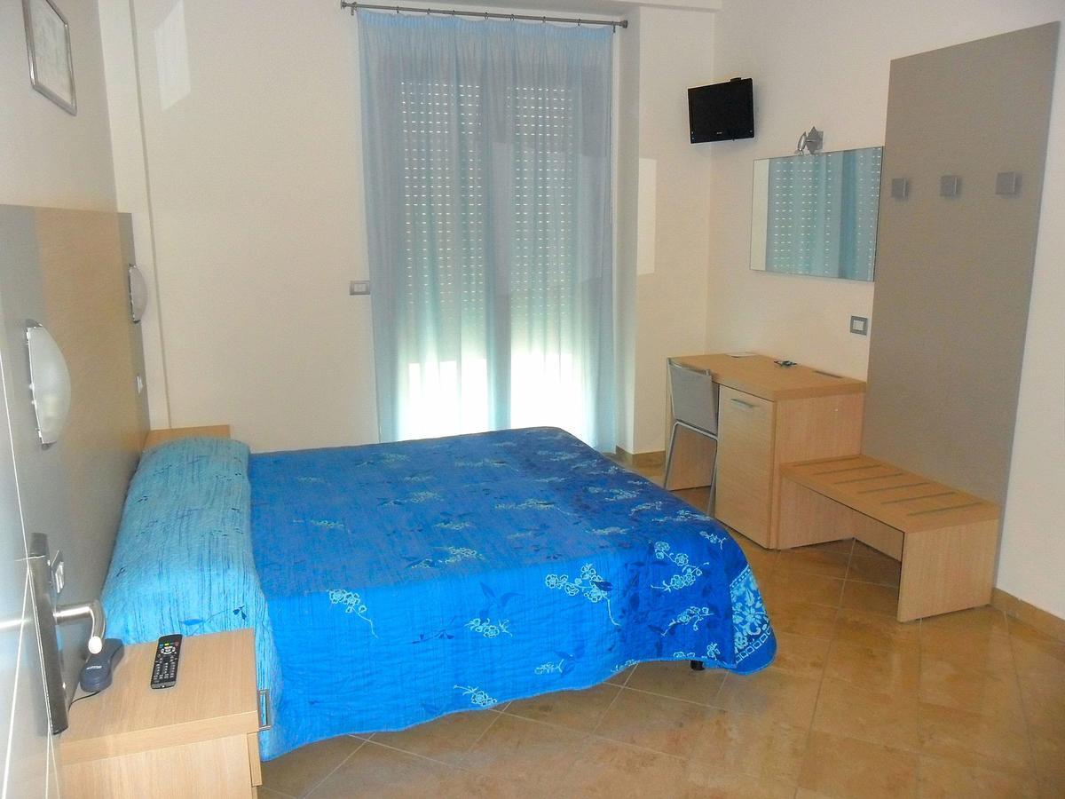 Hotel Etoile Rimini Exteriör bild