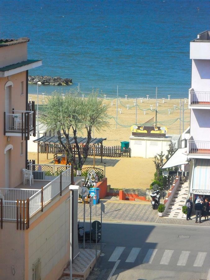 Hotel Etoile Rimini Exteriör bild