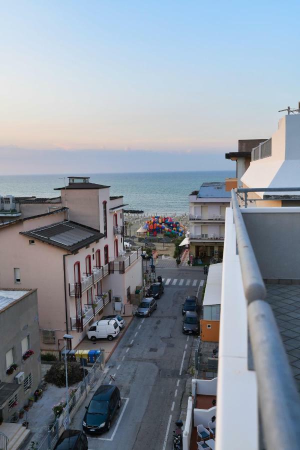 Hotel Etoile Rimini Exteriör bild